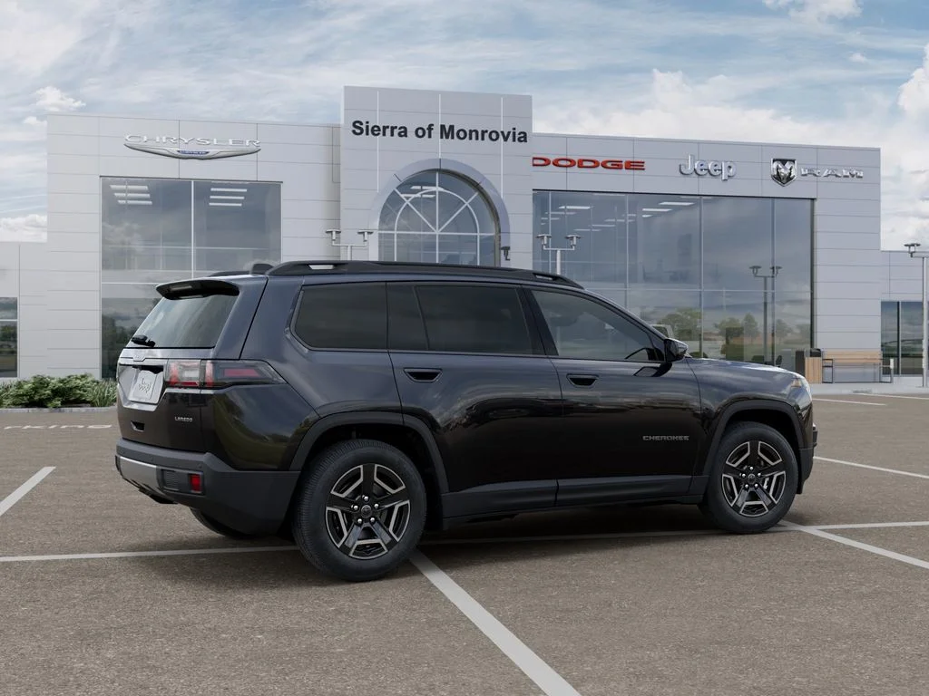 New 2026 Diamond Black Crystal Pearl-Coat Exterior Paint Jeep Laredo image 4