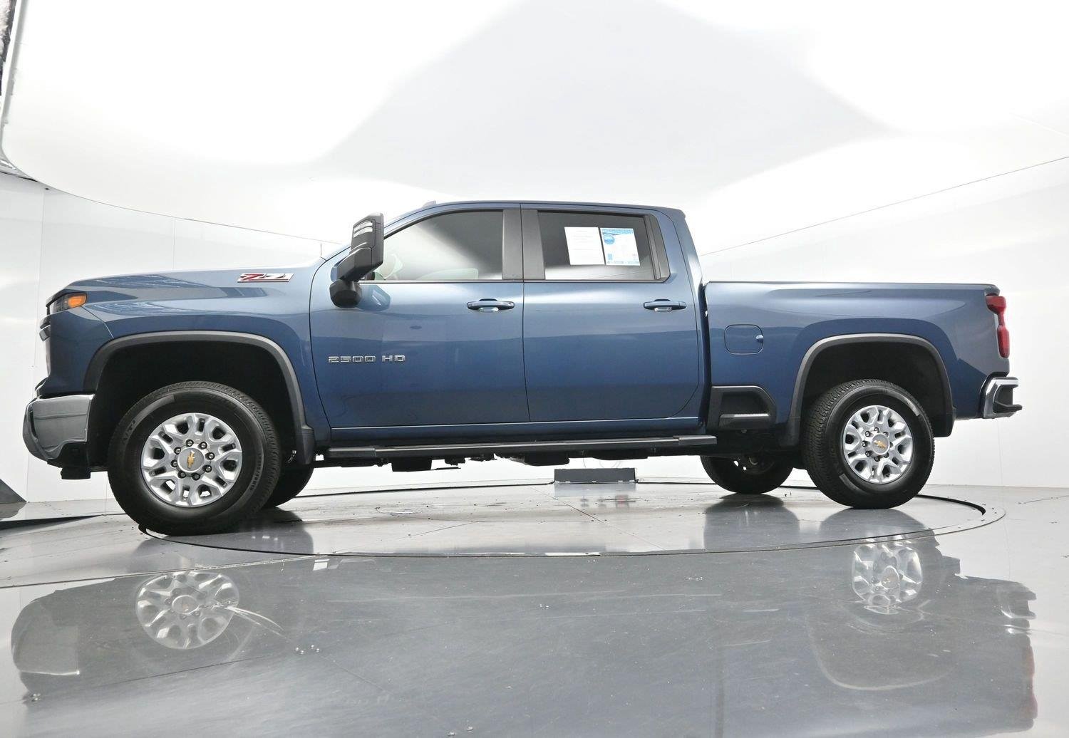 Used 2026 Lakeshore Blue Metallic Chevrolet LT image 47