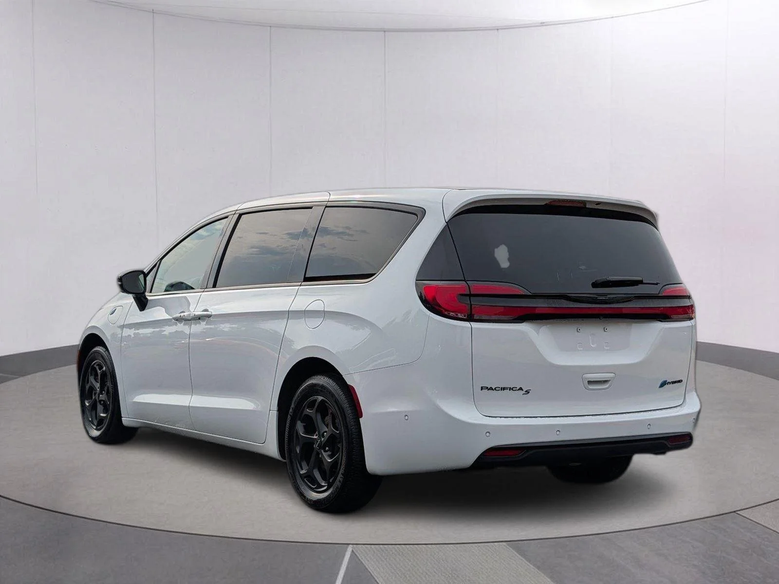Used 2024 Bright White Clearcoat Chrysler Hybrid S Appearance Pkg image 3