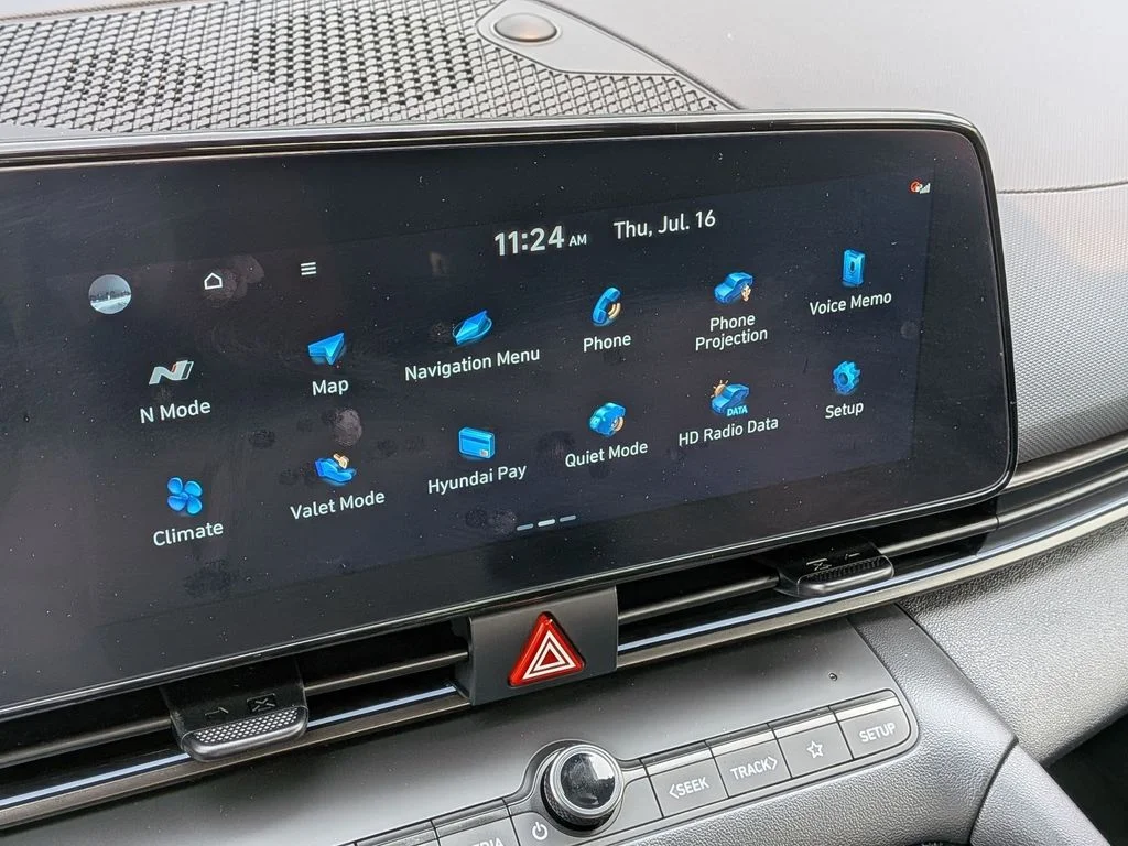 Used 2025 Red Hyundai Base image 17