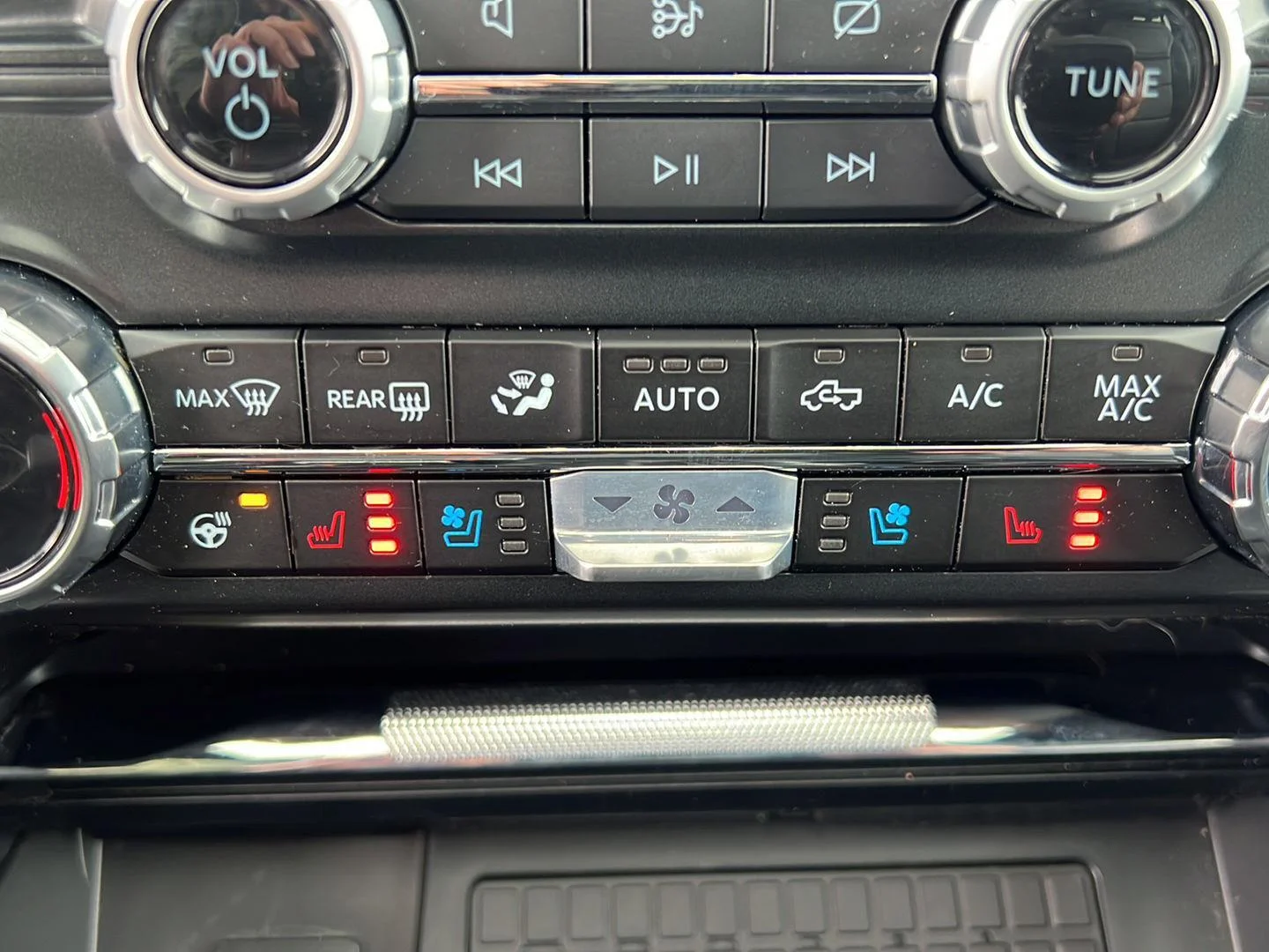 Used 2024 Avalanche Gray Ford Raptor image 34