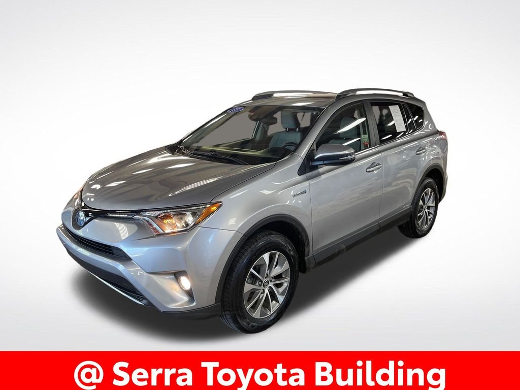 Used 2017 Silver Toyota XLE image 1