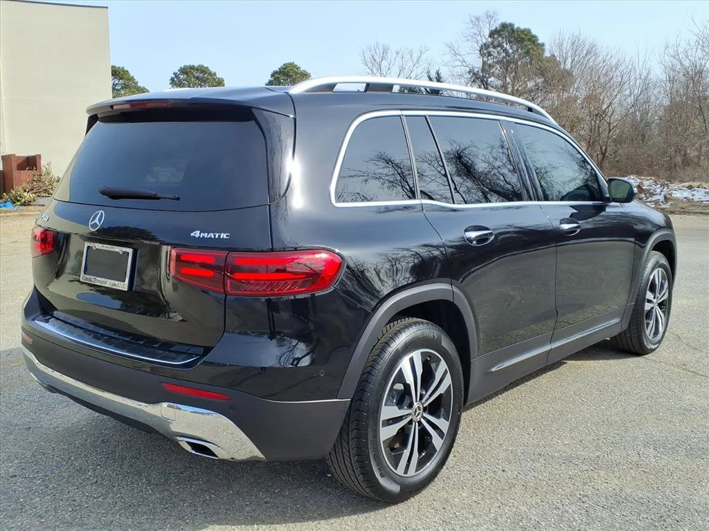 New 2026 Night Black Mercedes-Benz GLB 250 image 31