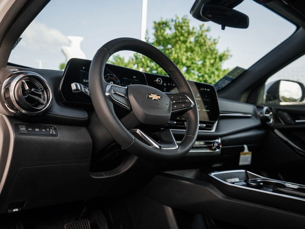 2027 Chevrolet Equinox LT - Photo 18