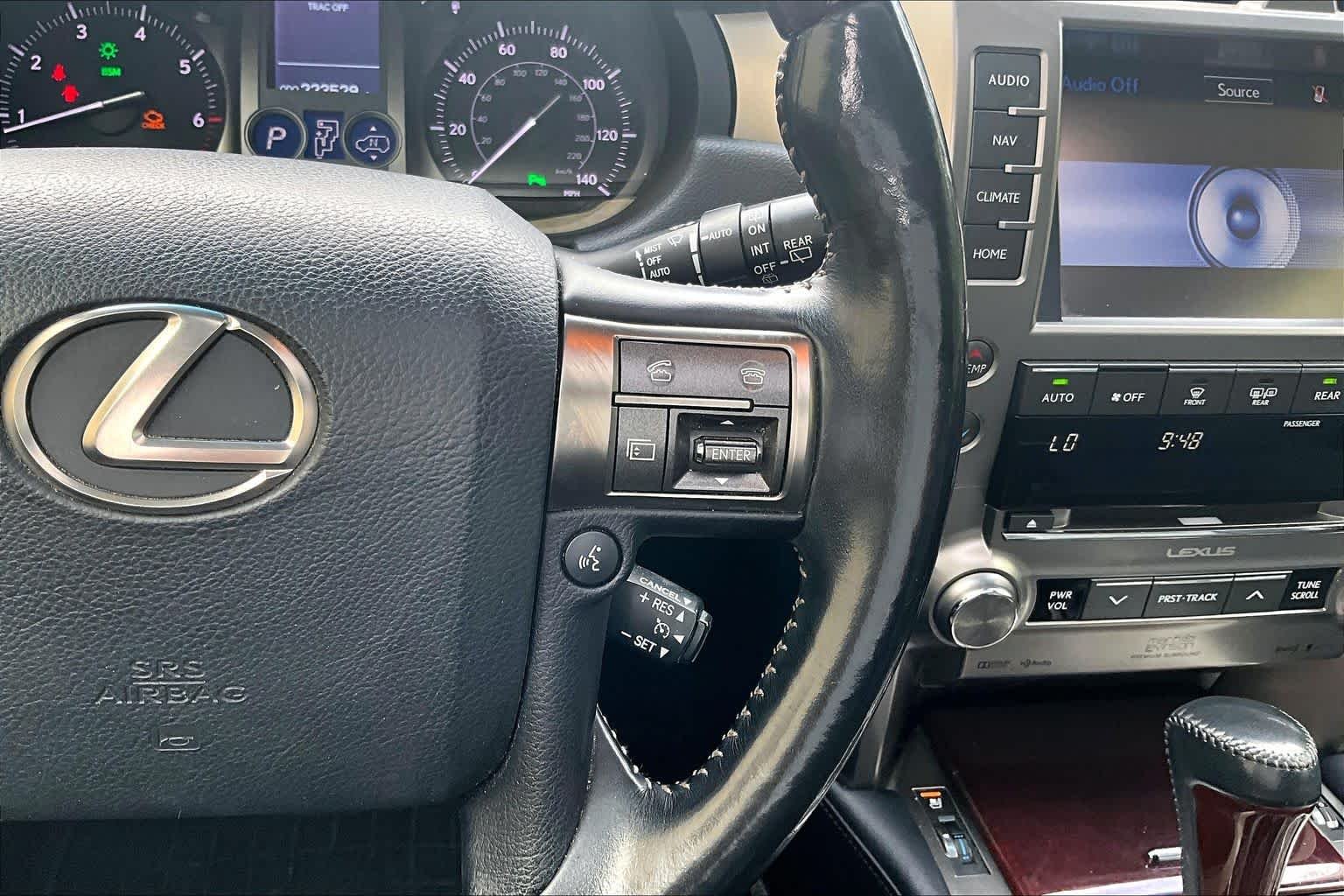 Used 2015 Starfire Pearl Lexus Luxury image 24