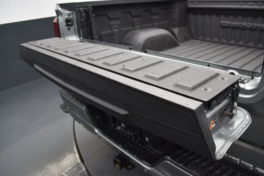 Used 2024 Silver GMC Denali image 25