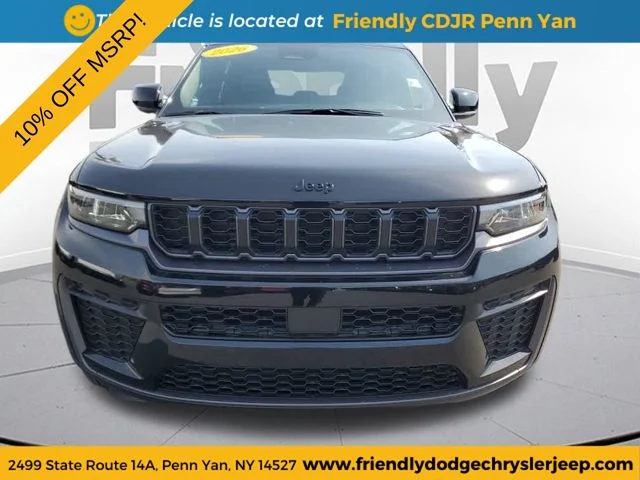 New 2026 Diamond Black Crystal Pearl-Coat Exterior Paint Jeep Altitude image 8