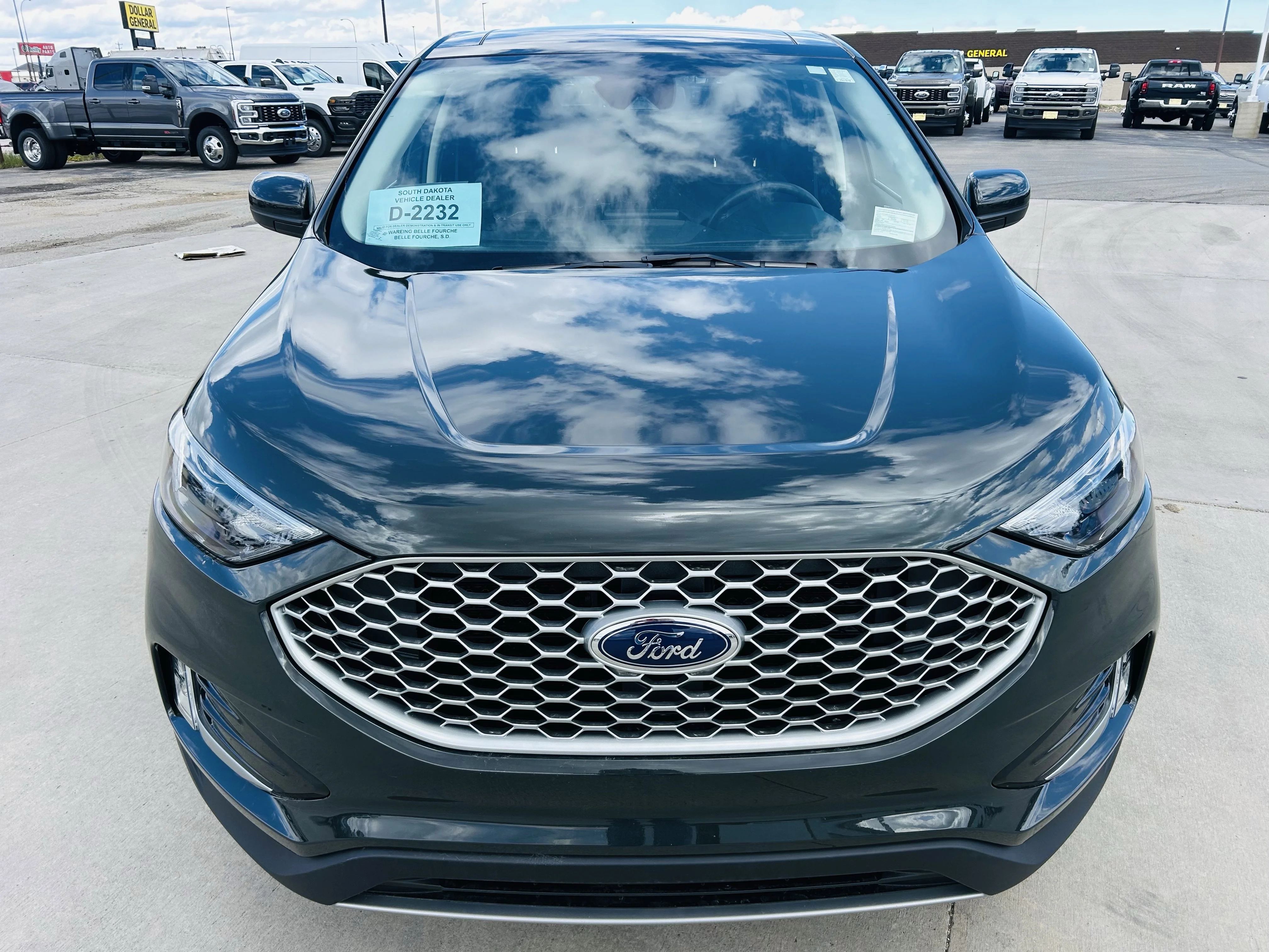 Used 2023 Green Ford SEL image 2
