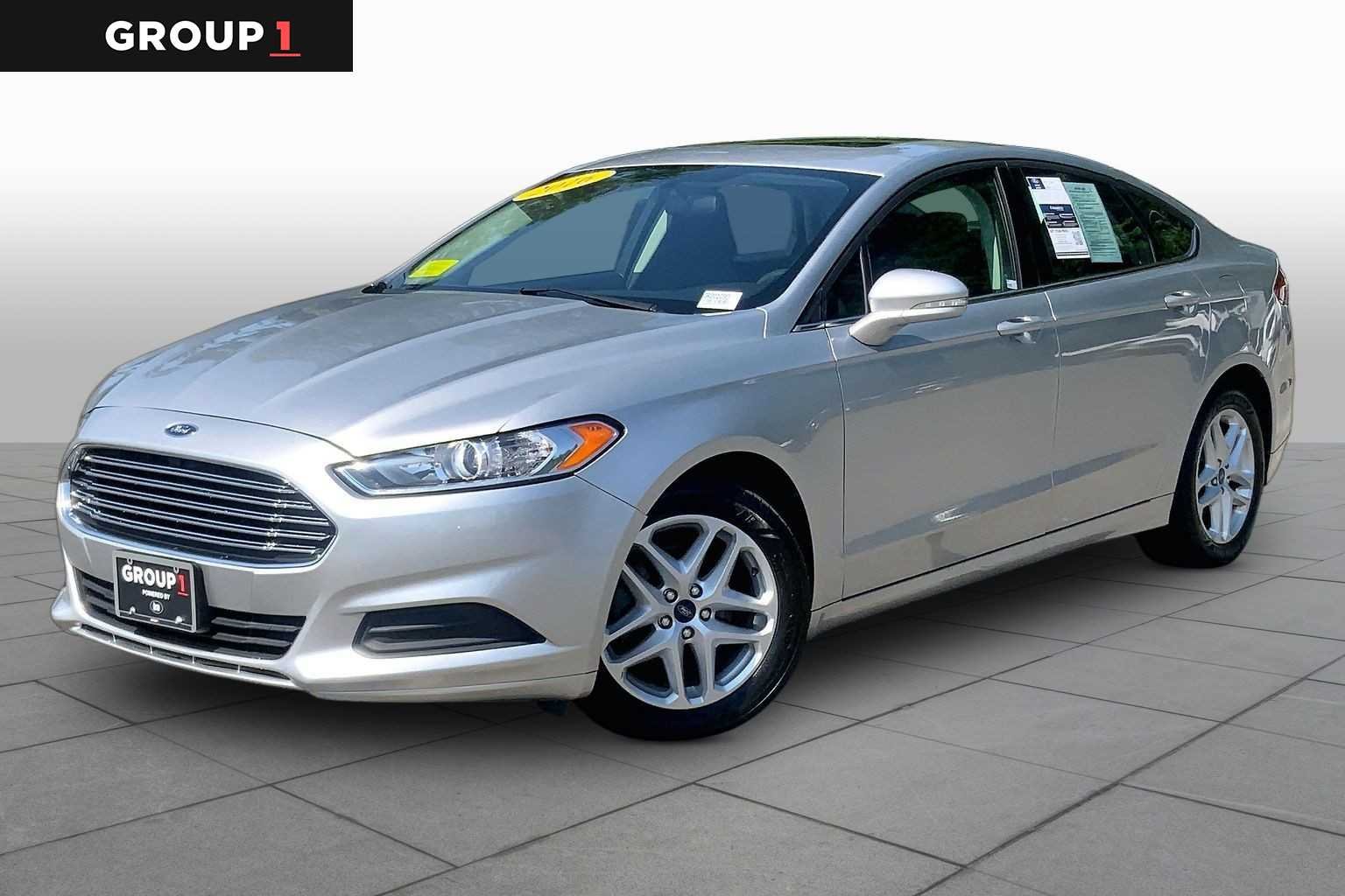 2016 Ford Fusion SE FWD's photo
