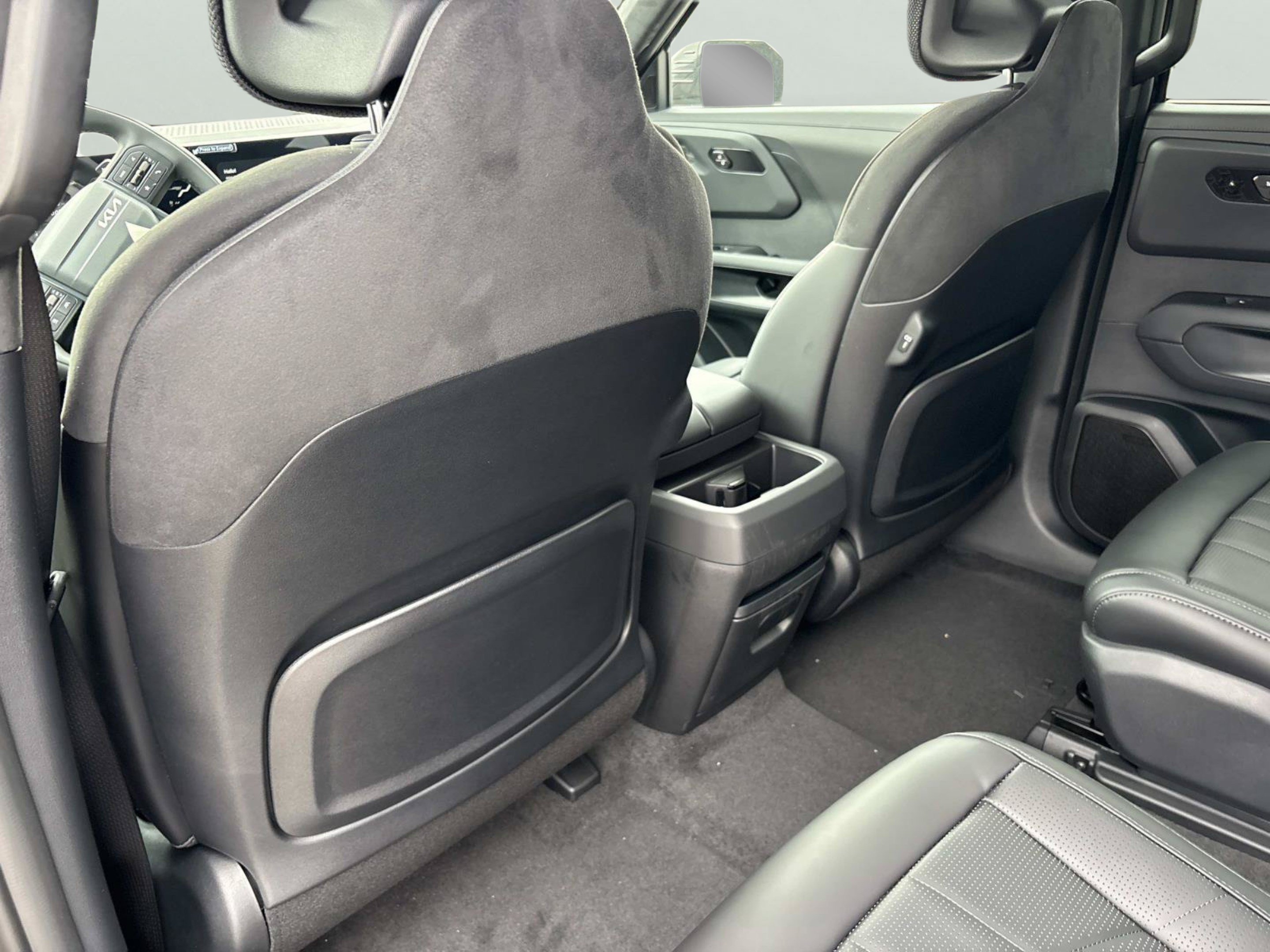 New 2027 Ebony Black Kia X-Pro SX-Prestige image 14