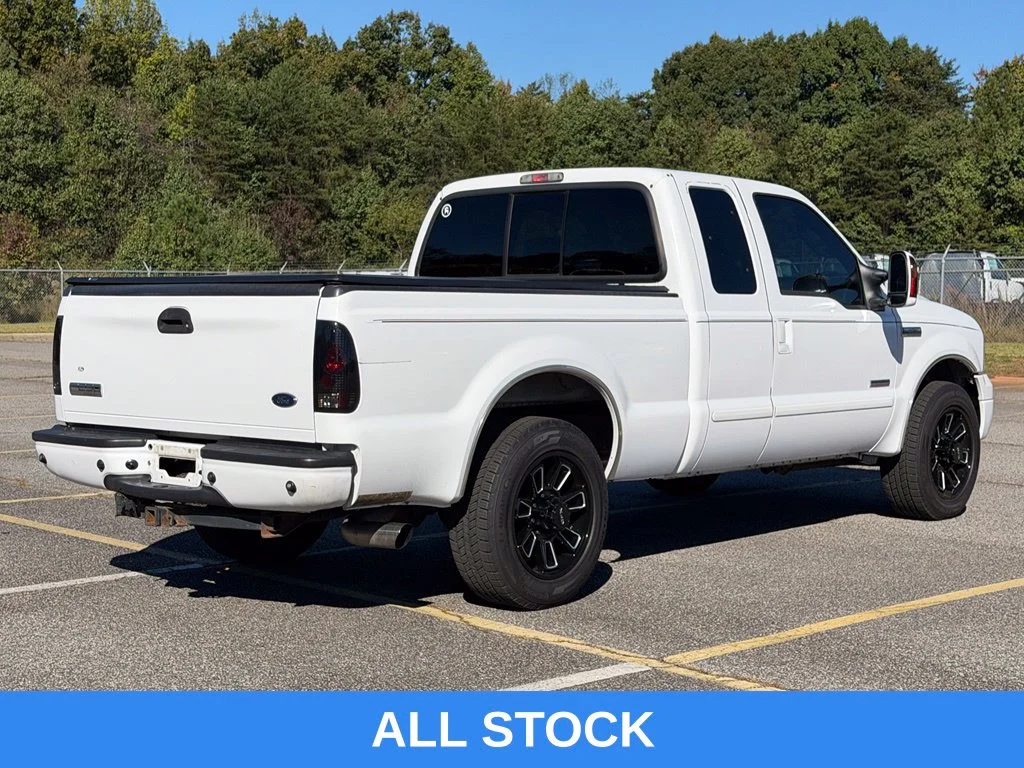 Used 2007  Ford XL image 3