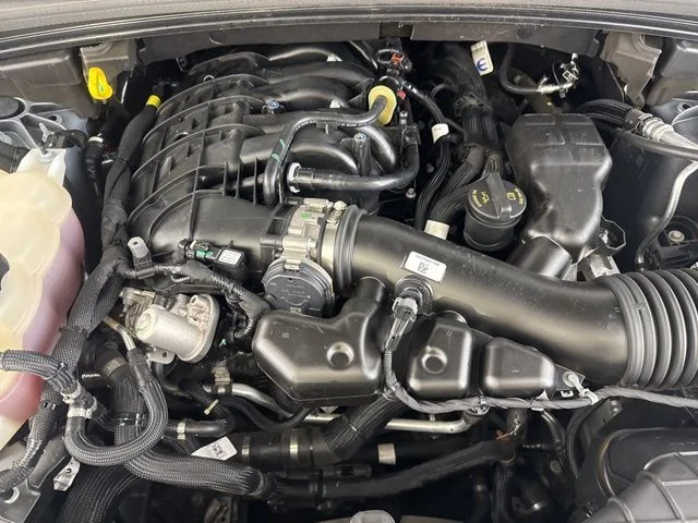 Used 2025 Silver Jeep Altitude image 21