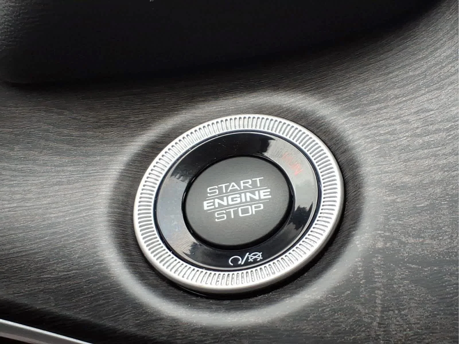 Used 2023 Diamond Black Crystal Pearlcoat Jeep Limited image 22