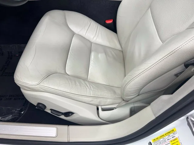 Used 2021 White Volvo T5 Momentum image 13