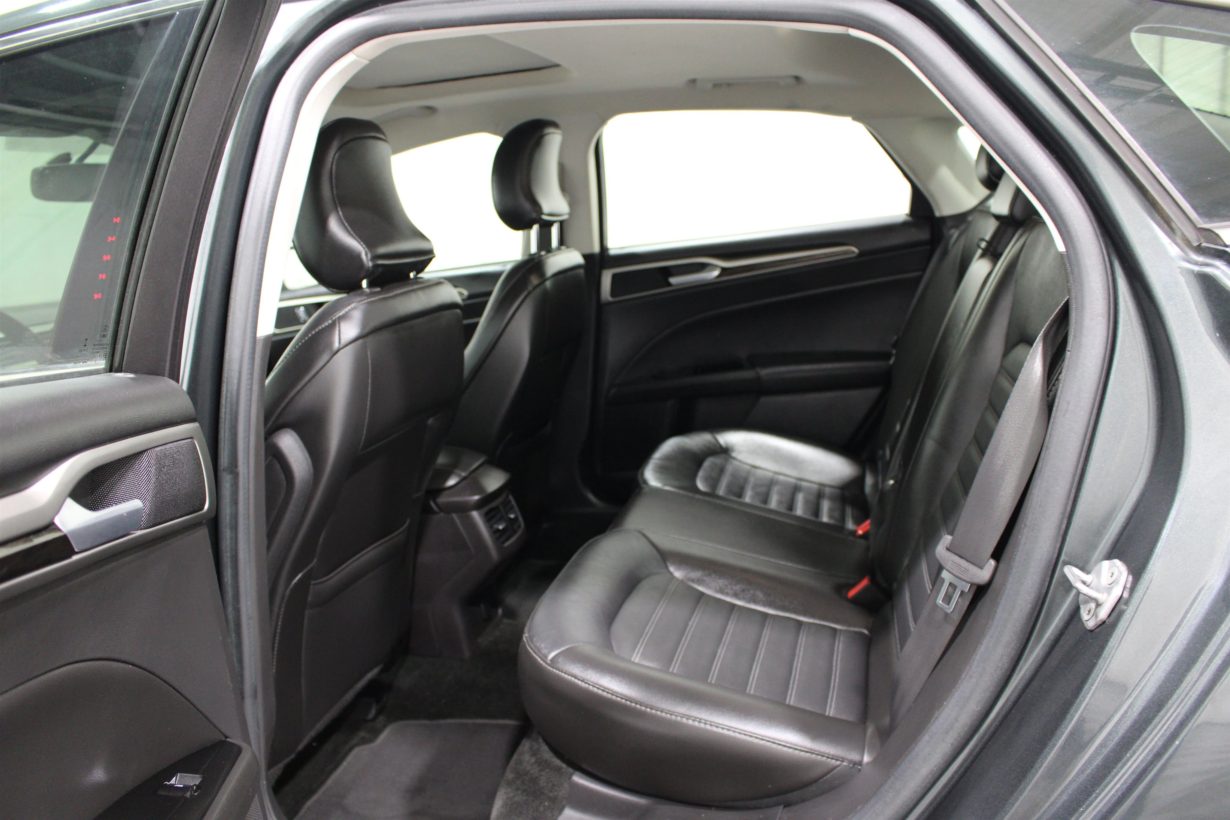 2016 Ford Fusion SE - Photo 19