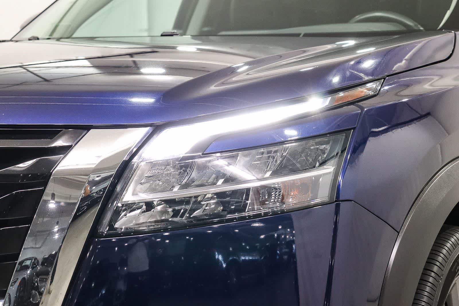 Used 2022 Deep Ocean Blue Pearl Nissan SL image 7