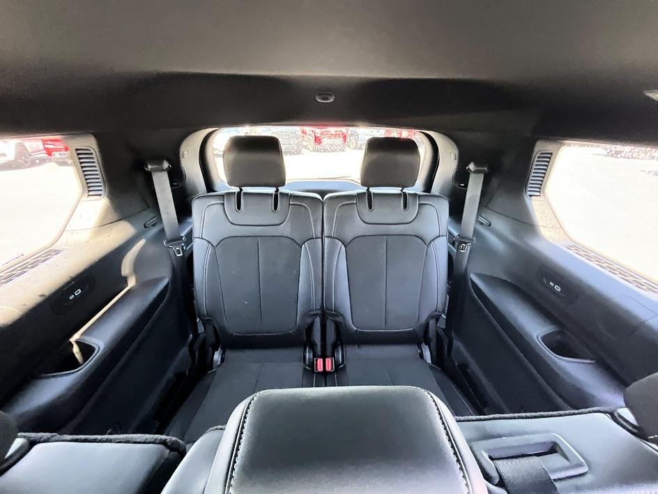 New 2026 Bright White Clear-Coat Exterior Paint Jeep Altitude image 30