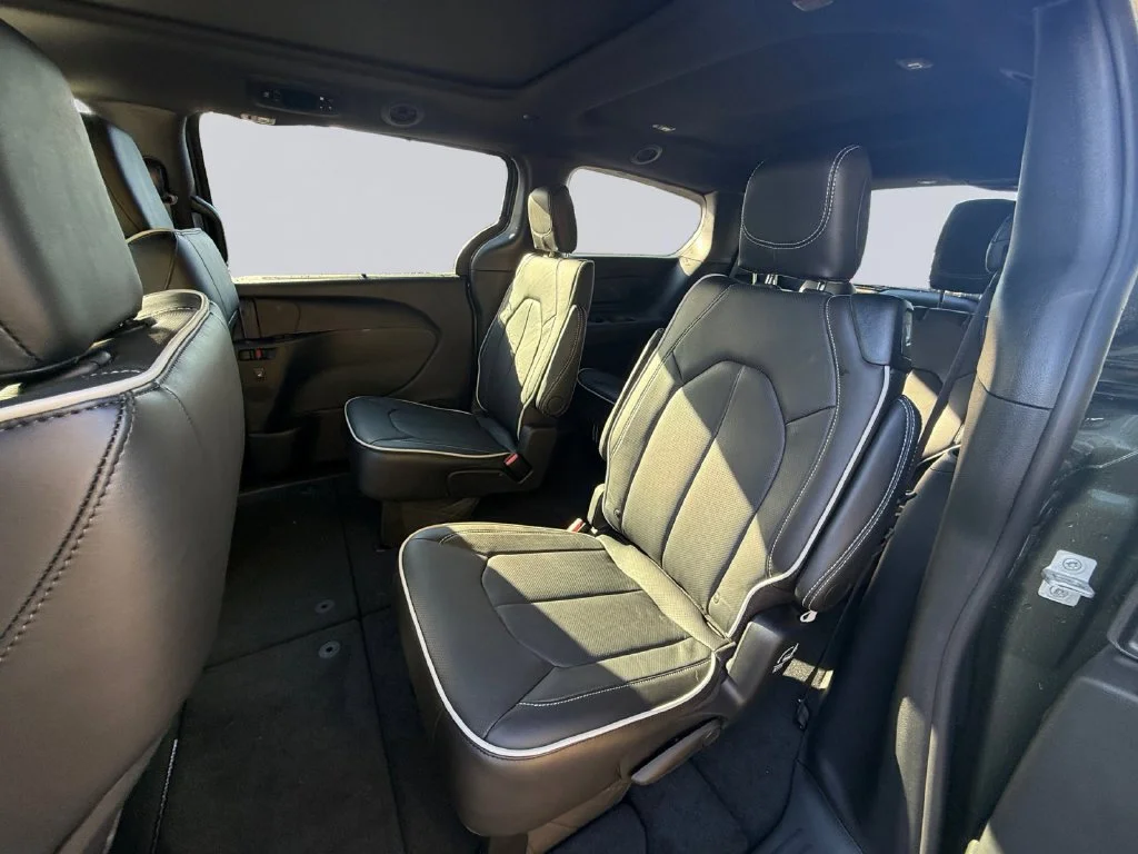 New 2027 Green Chrysler Limited image 16