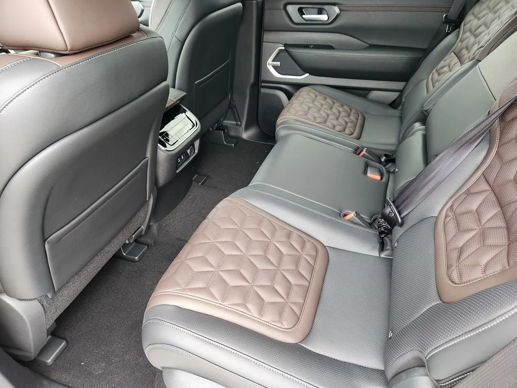 New 2026 Aspen White TriCoat Nissan Platinum image 20