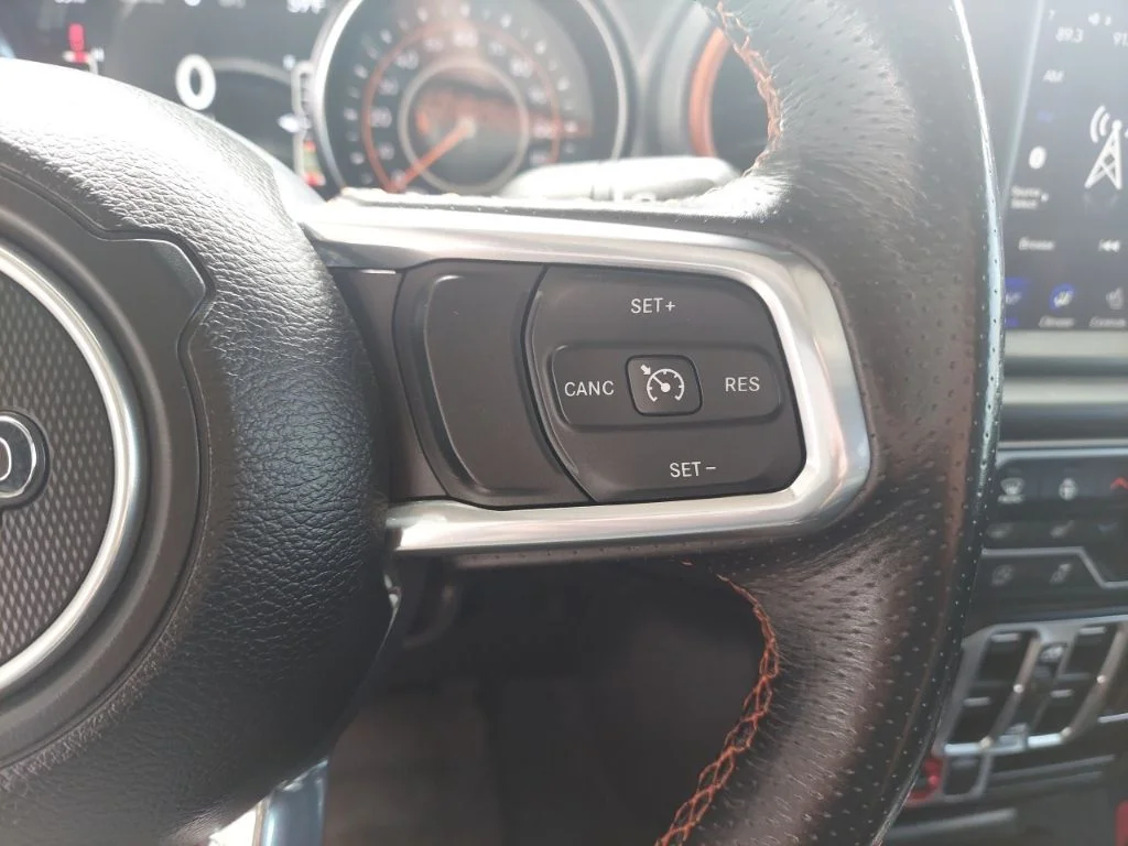 Used 2023 White Jeep Mojave image 14