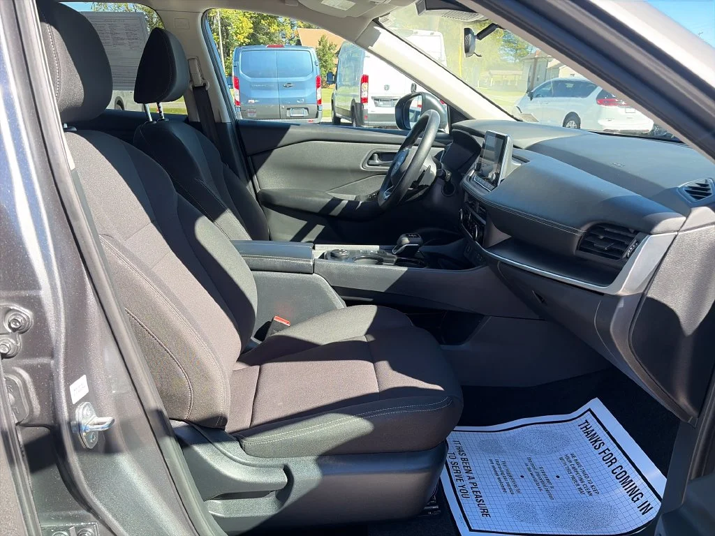 Used 2024 Gray Nissan S image 41