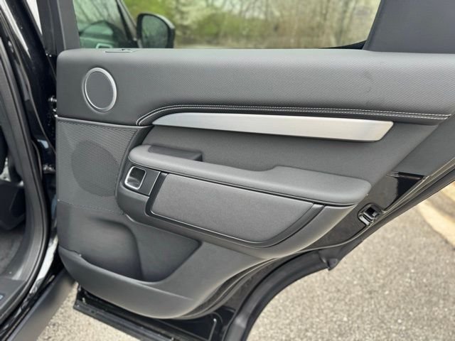 New 2026 Santorini Black Land Rover Dynamic SE image 15