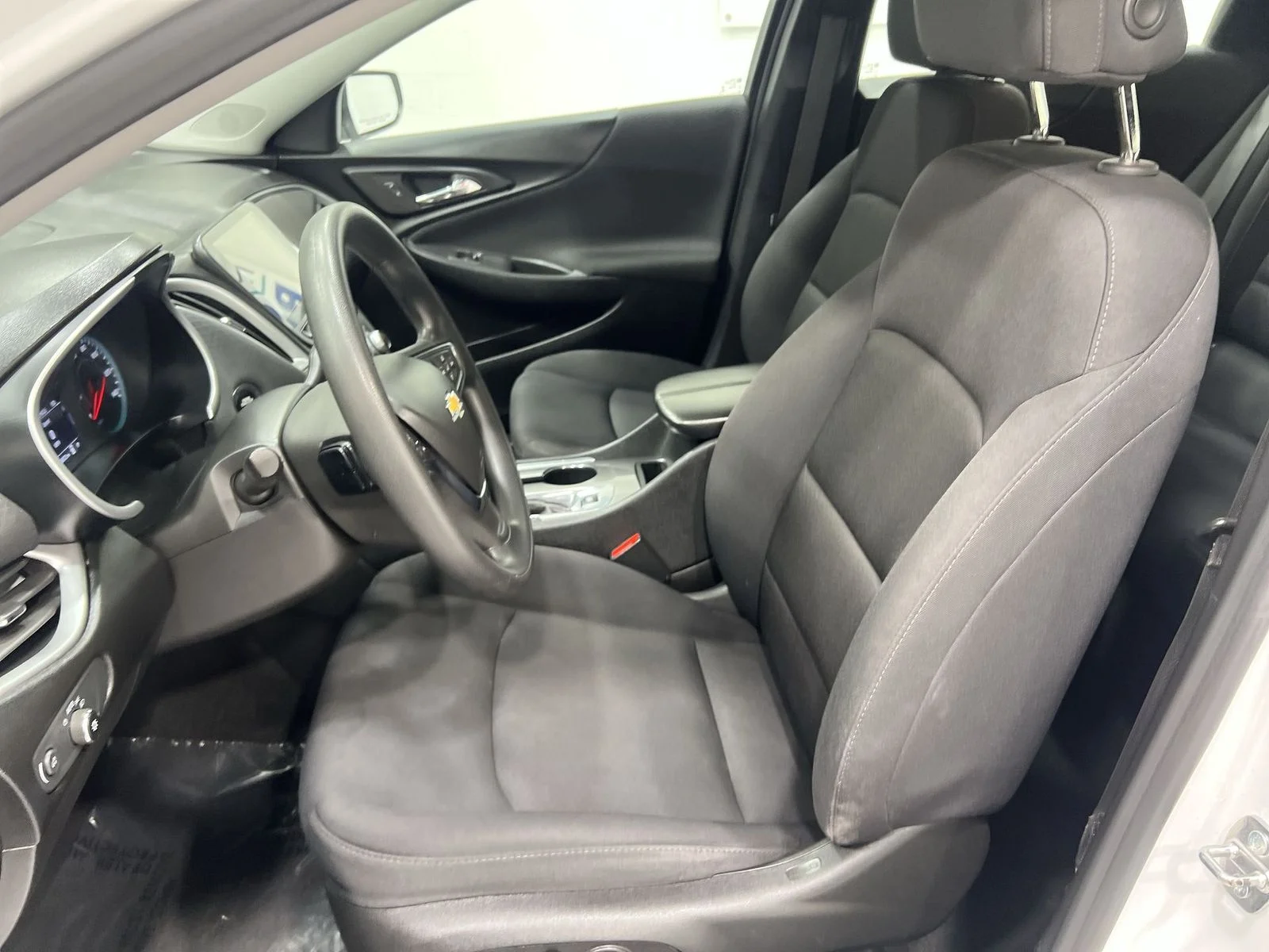 2024 Chevrolet Malibu 1LT - Photo 11
