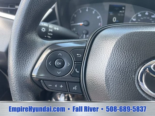 Used 2025  Toyota LE image 27
