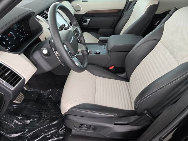 Used 2025 Black Land Rover Dynamic SE image 10