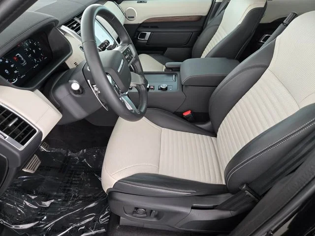 Certified Used 2025 Black Land Rover Dynamic SE image 10