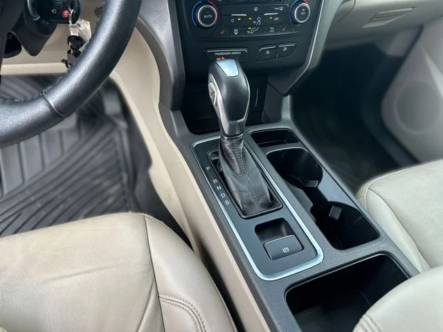 Used 2018 Gold Ford SEL image 21