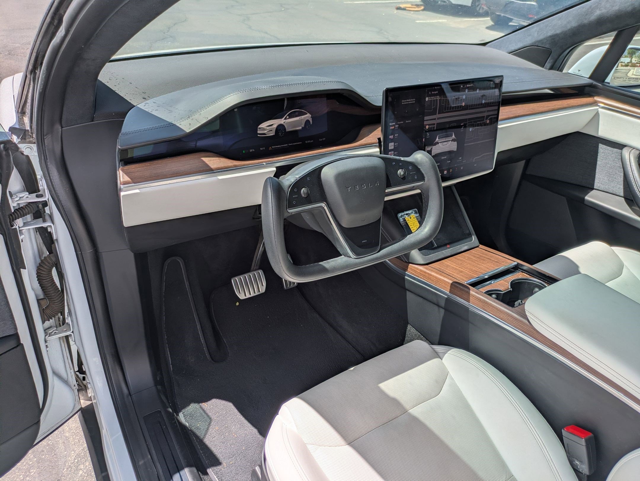 Used 2022 White Tesla AWD image 14