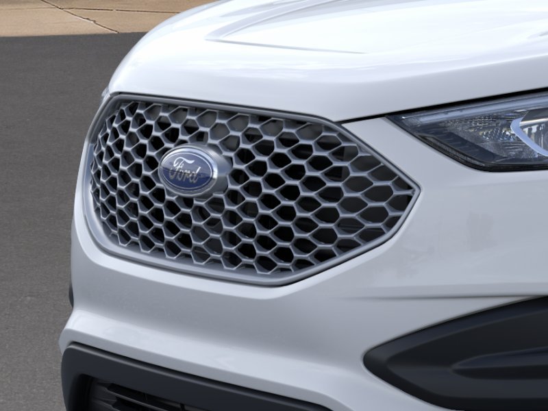 New 2024 Oxford White Ford SE image 17