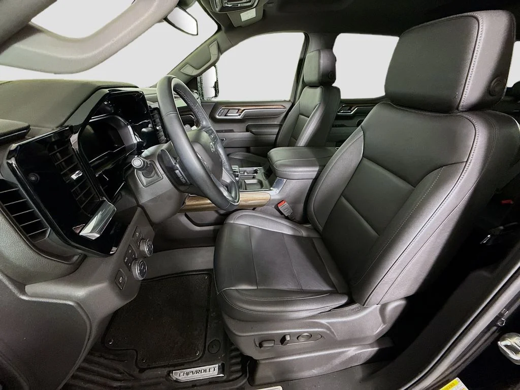 Used 2024 Black Chevrolet RST image 21