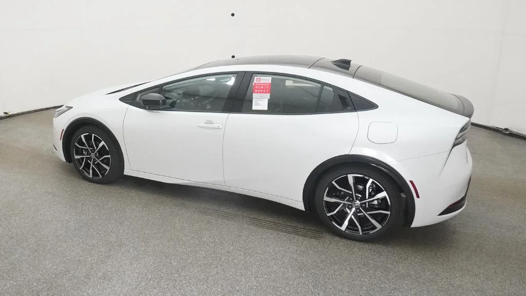 New 2026 Wind Chill Pearl Toyota XSE Premium image 29