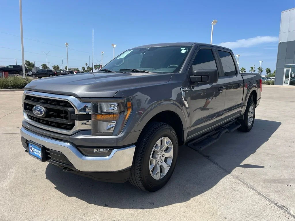 Used 2023 Gray Ford XLT image 3