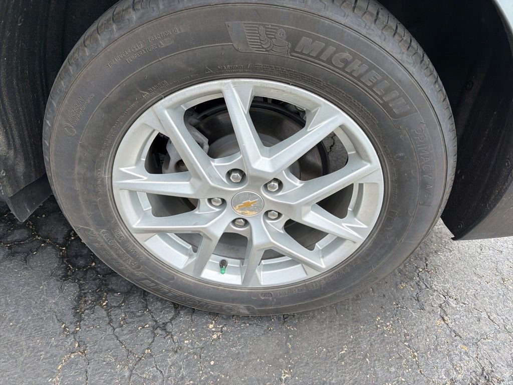 Used 2024 Gray Chevrolet LT image 2
