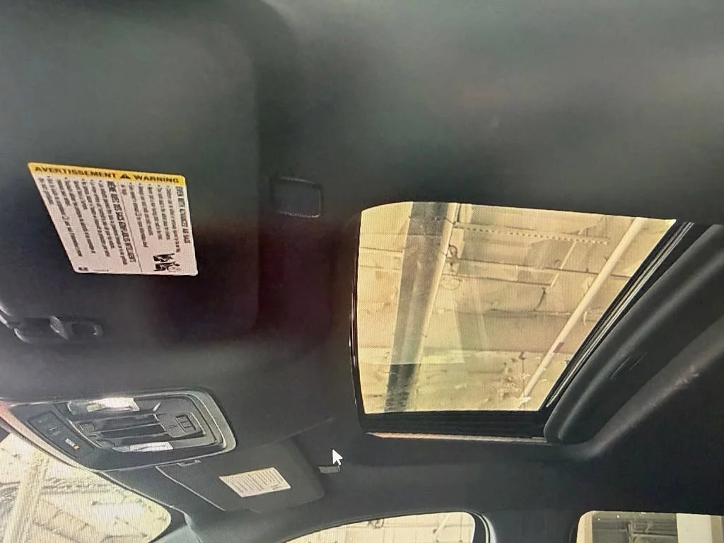 Used 2022 Summit White GMC AT4 image 6