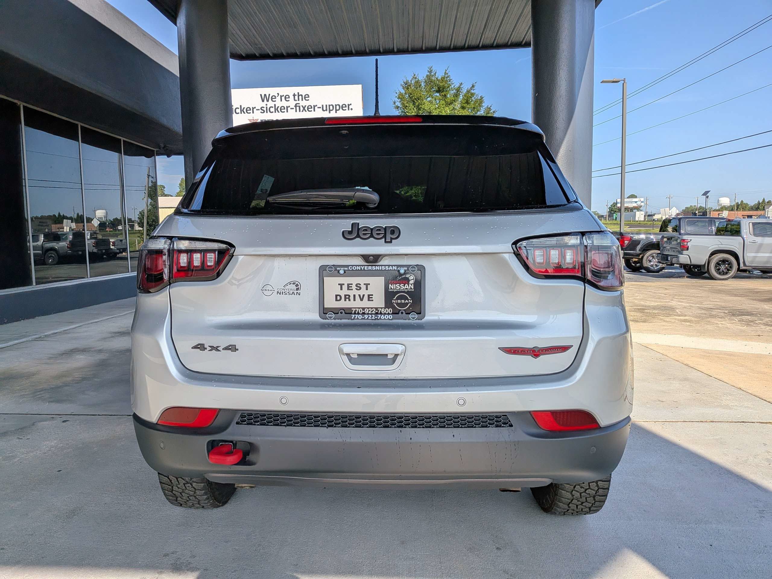 Used 2025 Silver Jeep Trailhawk image 4