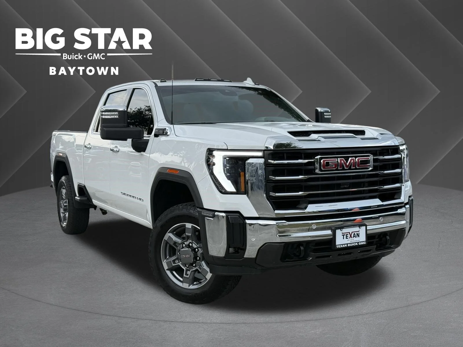 Used 2025 Summit White GMC SLT image 1