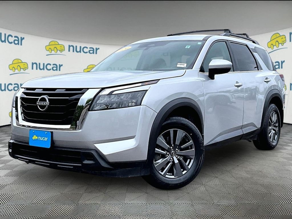 Used 2024 Silver Nissan SV image 3