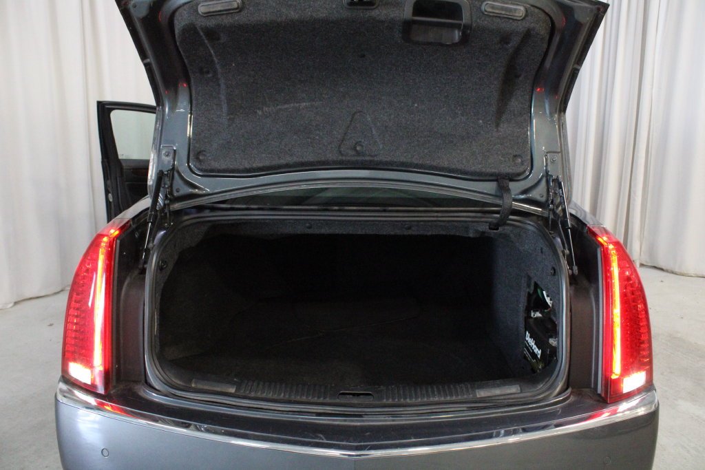 Used 2009 Thunder Gray ChromaFlair Cadillac Base image 30