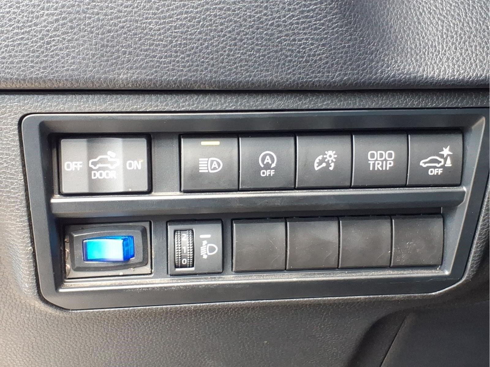 Used 2023 Ice Cap Toyota SR5 image 20