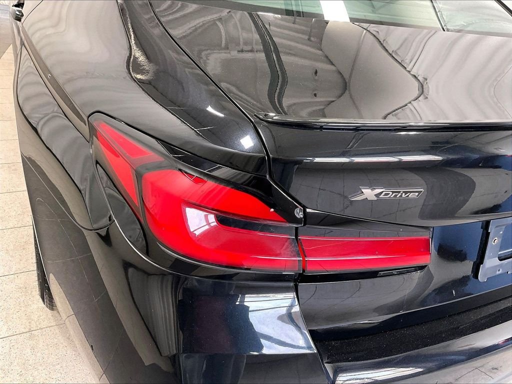 Used 2022 Black BMW M550i xDrive image 34