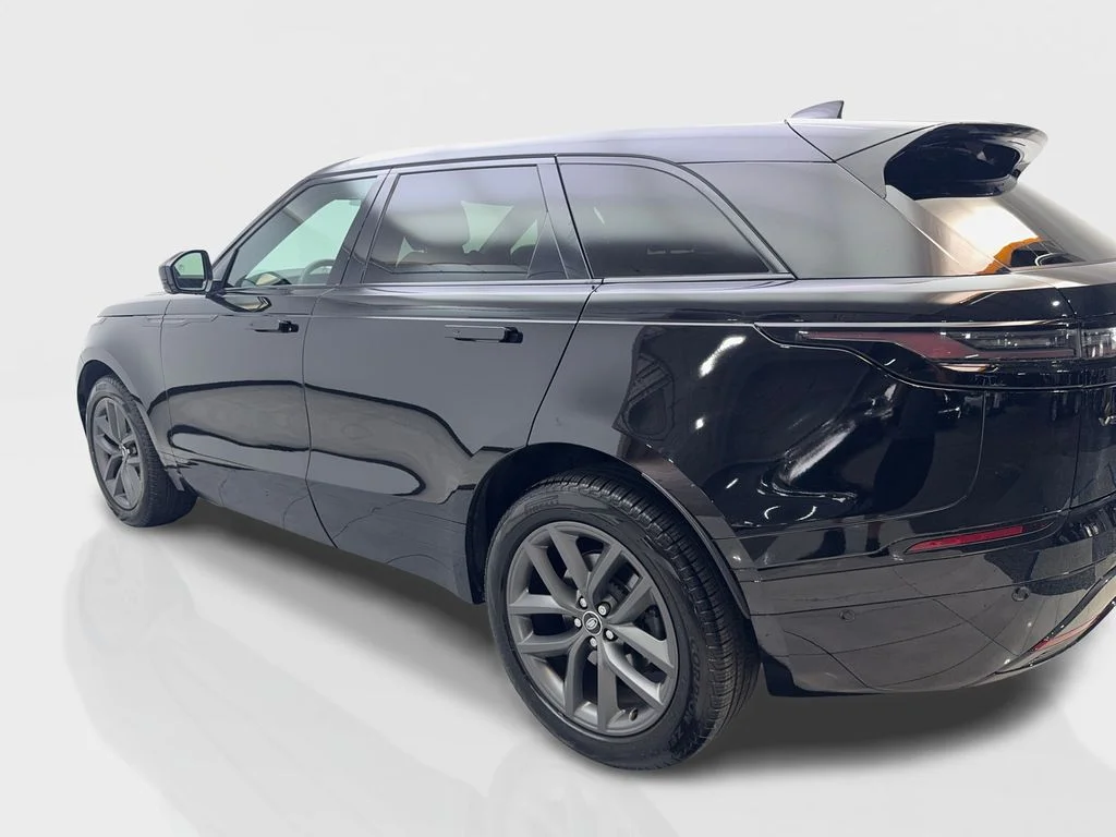 Used 2026 Black Land Rover Dynamic SE image 15