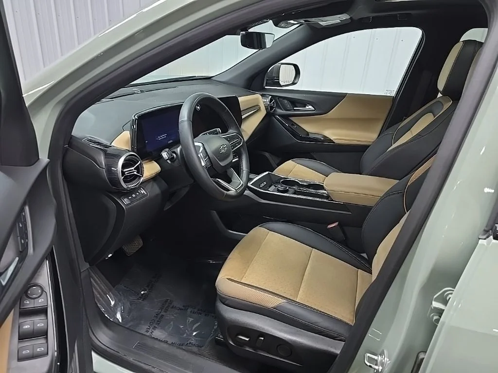 Used 2025 Green Chevrolet ACTIV image 29