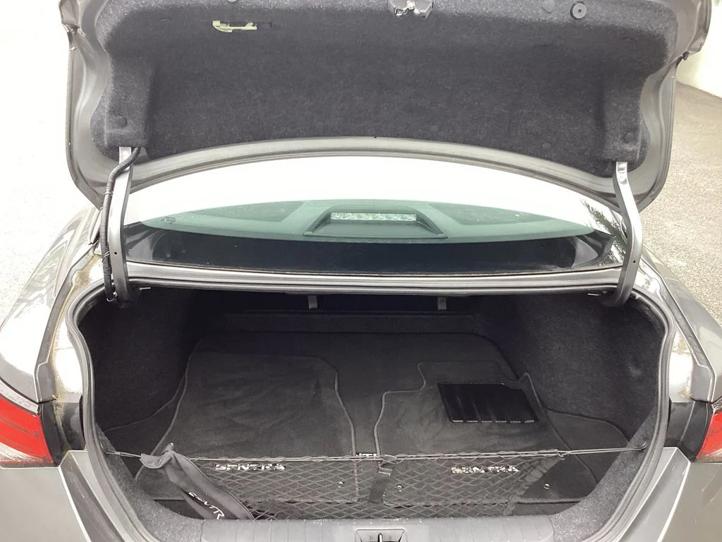 Used 2022 Gray Nissan SV image 10