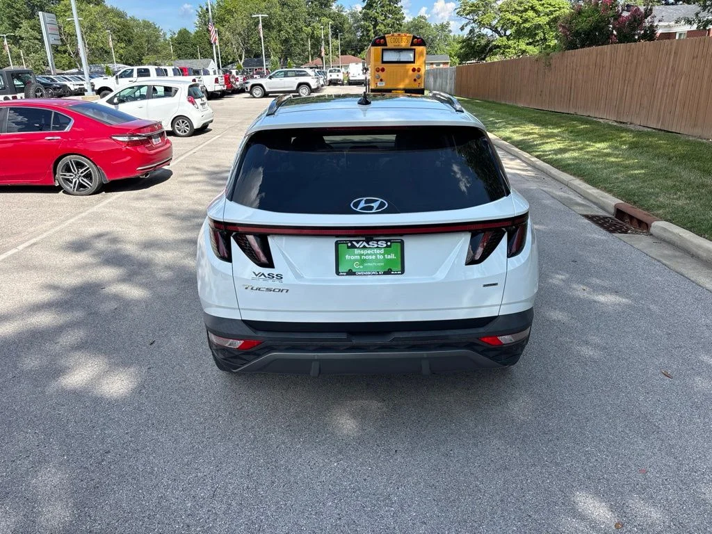 Used 2023 White Pearl Hyundai Limited image 4