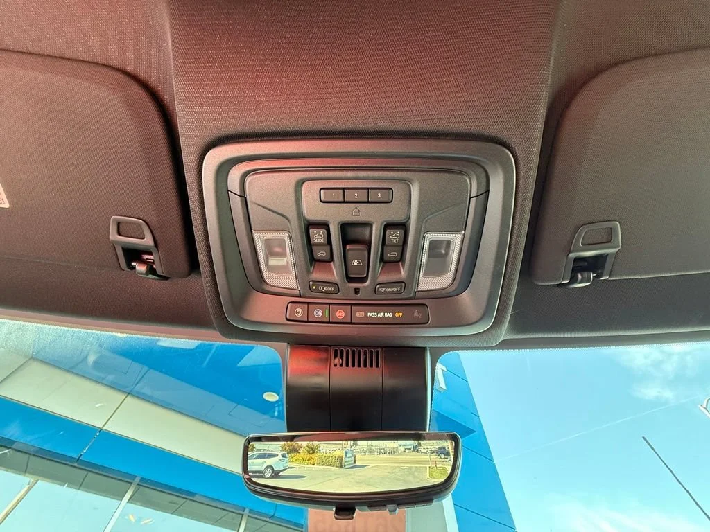 New 2026 Sterling Metallic GMC AT4 image 31