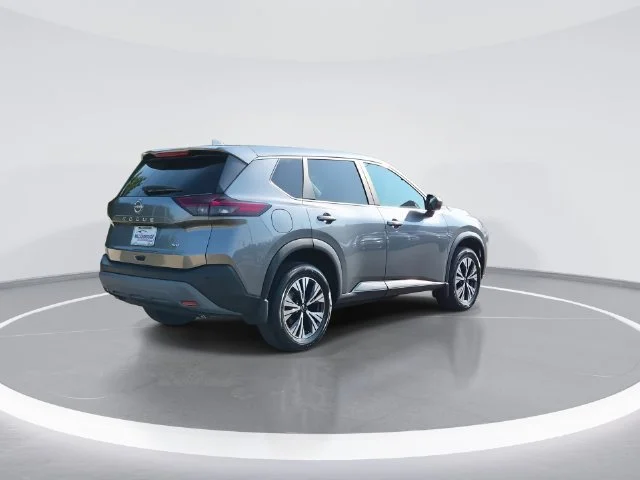 Used 2023 Gray Nissan SV image 8